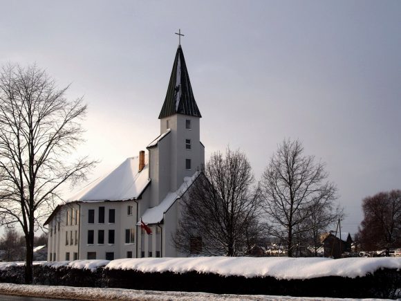 церковь зимой